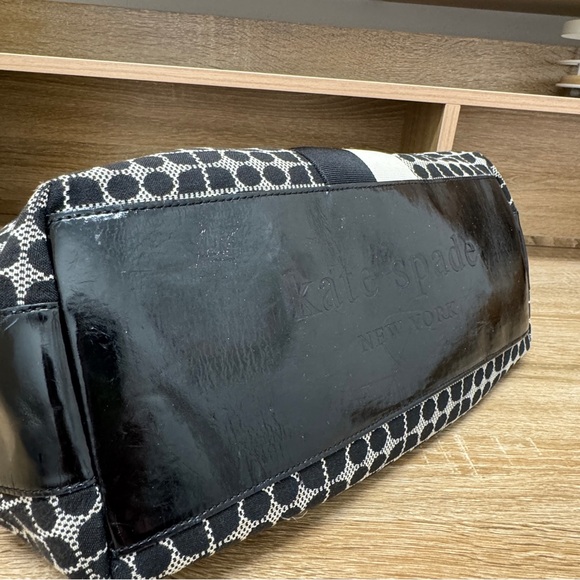 Kate Spade Black and Off Cloth White Geometric Pattern Bag - Picture 4 of 15